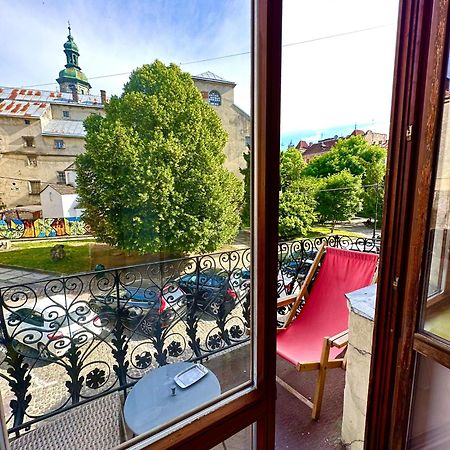 Romantic Apartments - Оn Valova Street リヴィウ エクステリア 写真