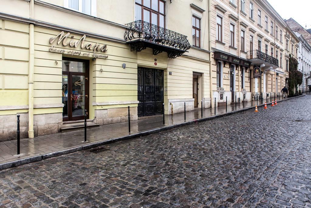 Romantic Apartments - Оn Valova Street リヴィウ エクステリア 写真