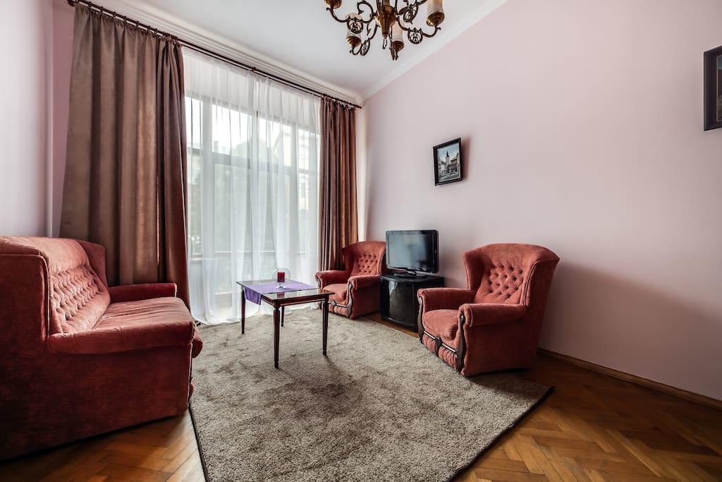 Romantic Apartments - Оn Valova Street リヴィウ エクステリア 写真