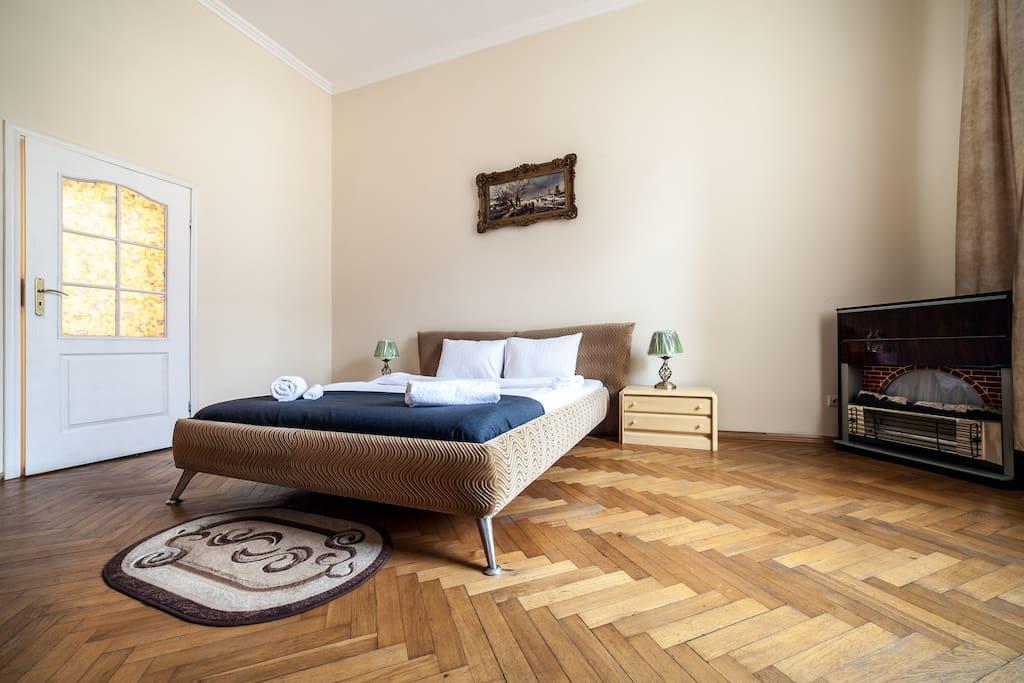 Romantic Apartments - Оn Valova Street リヴィウ エクステリア 写真