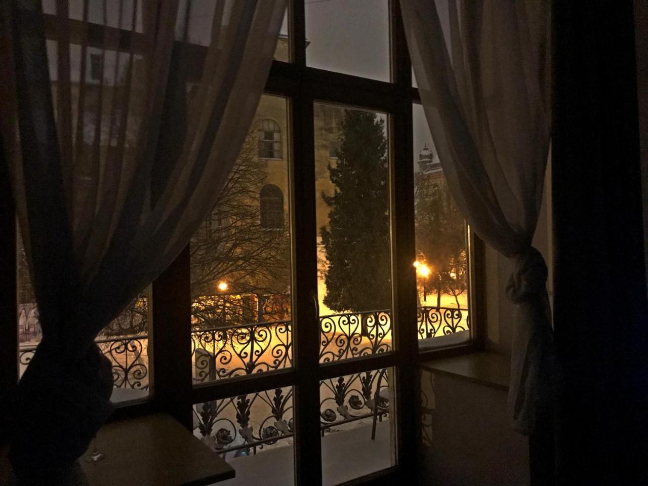 Romantic Apartments - Оn Valova Street リヴィウ エクステリア 写真